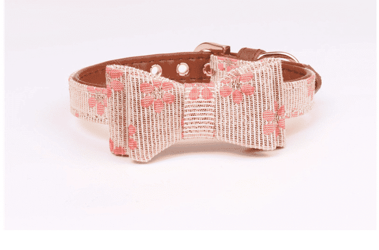 Collier noeud papillon pour chien floral rose